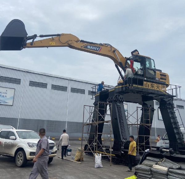 三一大長(zhǎng)腿安裝現(xiàn)場(chǎng)